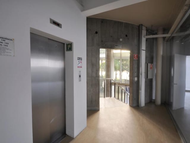 Prédio com 1970m², para alugar, no bairro Barra Funda em São Paulo