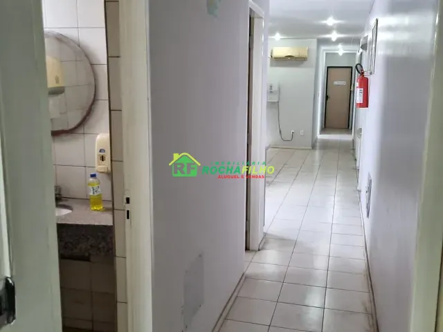 Prédio 20 quartos e 10 banheiros, à venda, no bairro Centro em Teresina