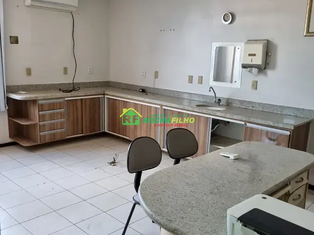 Prédio 20 quartos e 10 banheiros, à venda, no bairro Centro em Teresina