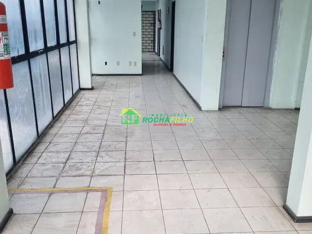 Prédio 20 quartos e 10 banheiros, à venda, no bairro Centro em Teresina