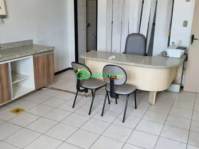 Prédio 20 quartos e 10 banheiros, à venda, no bairro Centro em Teresina