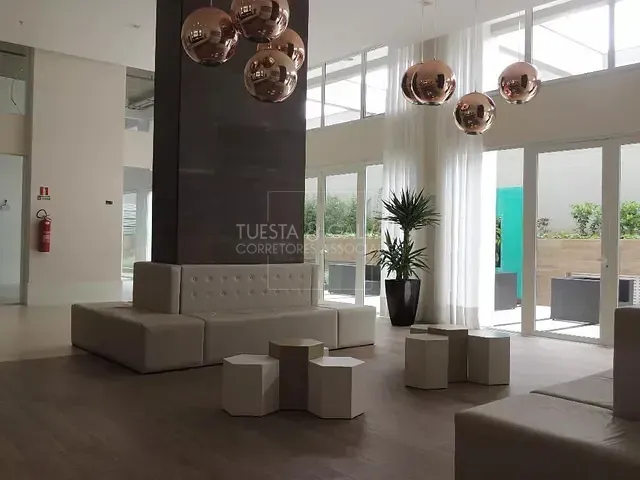 Prédio com 33m², para alugar, no bairro ÁGUA VERDE em Curitiba