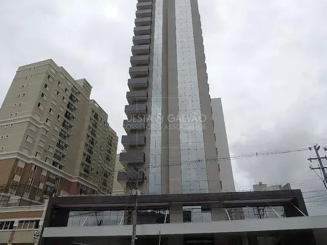 Prédio com 33m², para alugar, no bairro ÁGUA VERDE em Curitiba