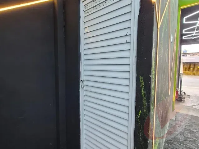 Prédio para alugar, no bairro Mirim em Praia Grande