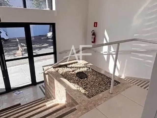 Prédio com 250m², para alugar, no bairro Centro em Pindamonhangaba