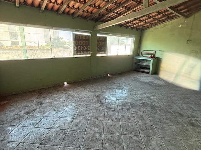 Prédio à venda, no bairro Centro em Macaé
