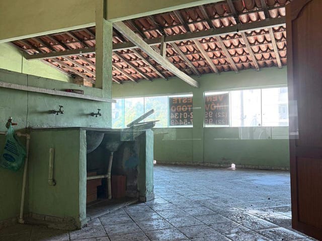Prédio à venda, no bairro Centro em Macaé