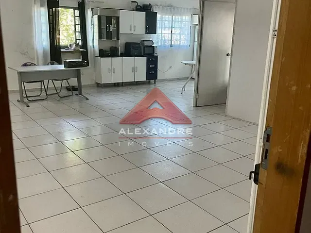 Prédio com 206m², à venda, no bairro Jardim Ismênia em São José dos Campos