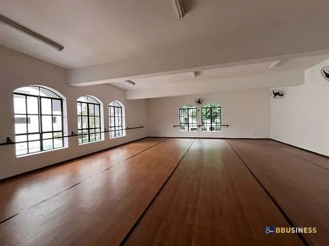 Prédio à venda, no bairro Centro em Campos dos Goytacazes