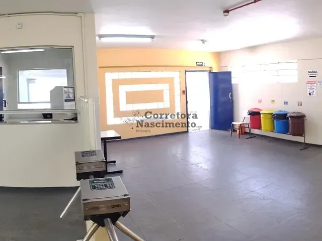 Prédio com 2255m², para alugar, no bairro Centro em Jacareí
