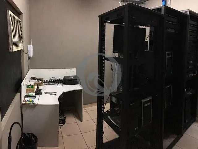 Prédio com 200m², à venda ou para alugar, no bairro Parque Colonial em São Paulo