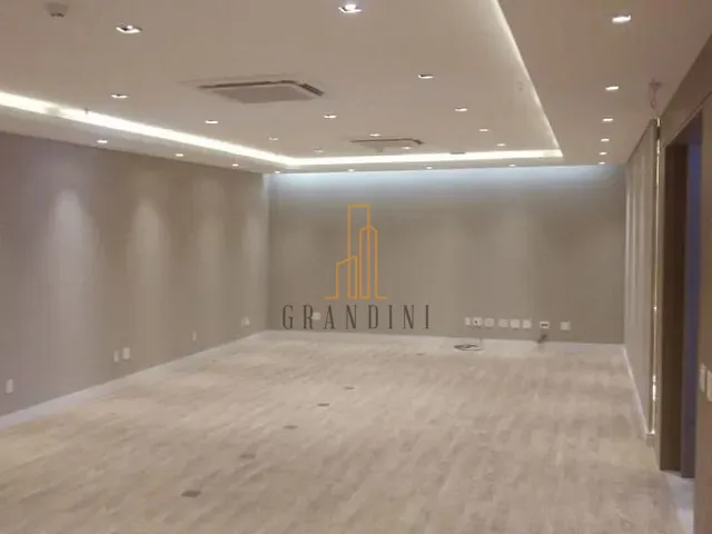 Prédio com 675m², à venda ou para alugar, no bairro Batistini em São Bernardo do Campo