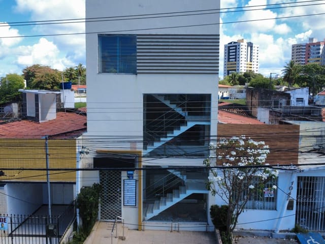 Prédio à venda, no bairro Suíssa em Aracaju