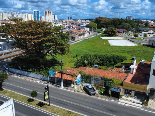 Prédio à venda, no bairro Suíssa em Aracaju