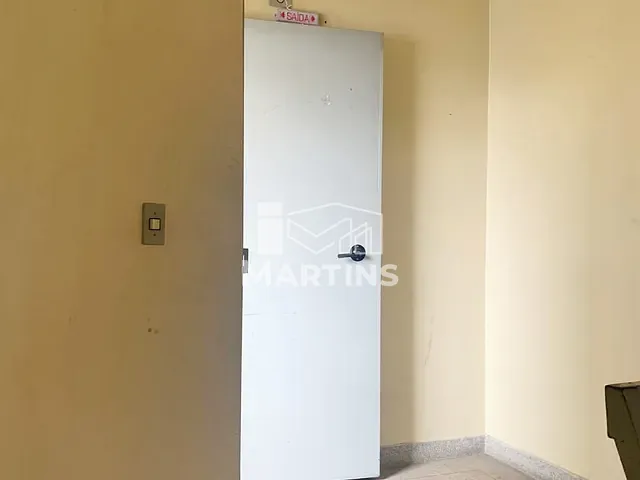 Prédio com 1026m², à venda, no bairro Vila Pirajussara em São Paulo