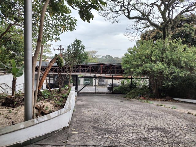 Prédio à venda ou para alugar, no bairro Jardim Independência em São Paulo