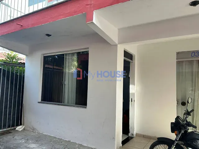 Prédio à venda, no bairro Centro em Canavieiras