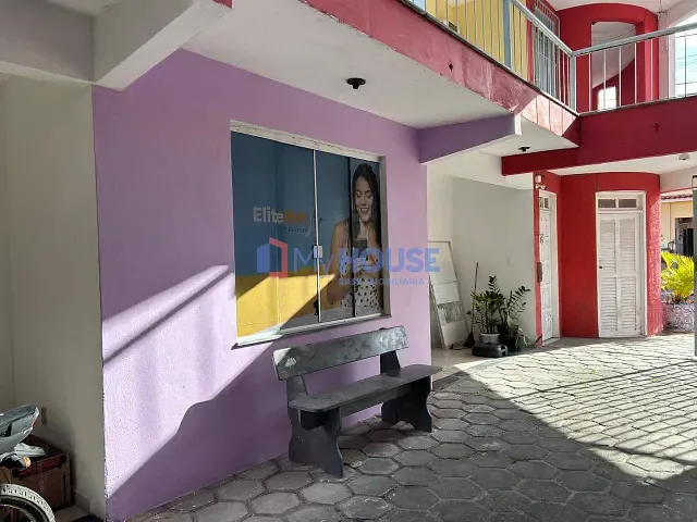 Prédio à venda, no bairro Centro em Canavieiras