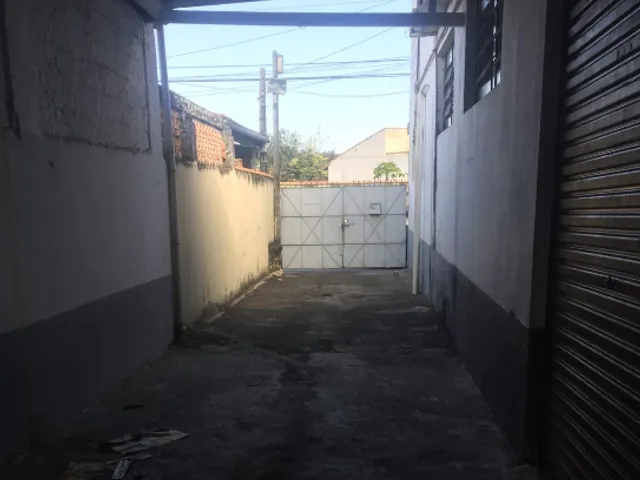 Prédio com 300m², à venda, no bairro Jardim Rosely em Pindamonhangaba
