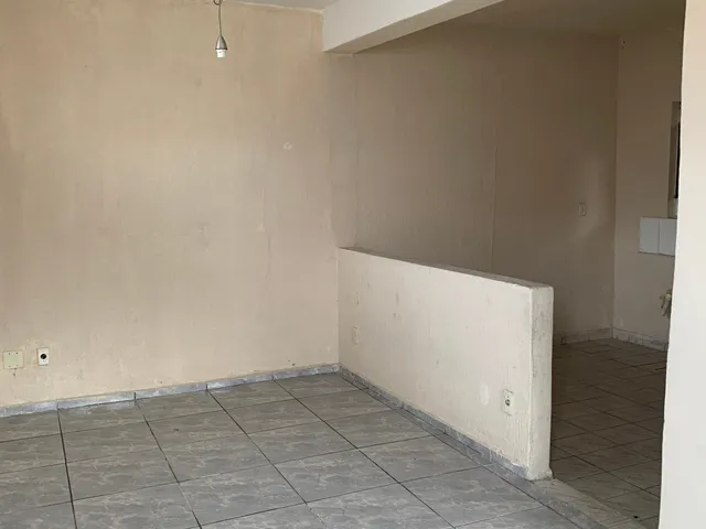 Prédio com 300m², à venda, no bairro Jardim Rosely em Pindamonhangaba