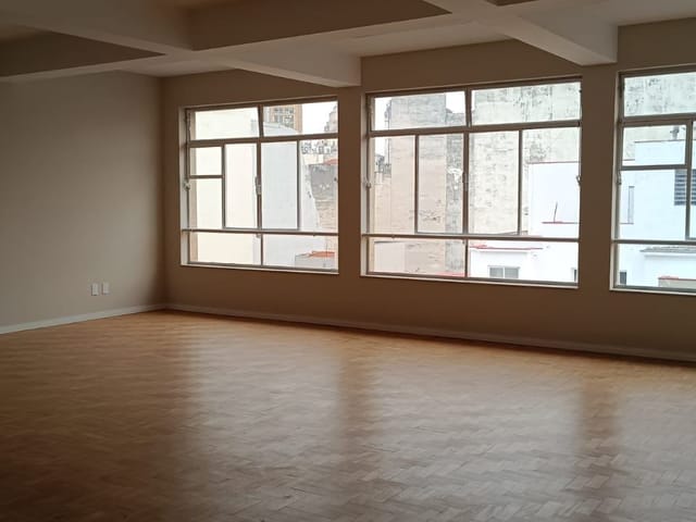 Conjunto comercial com 200m², à venda, no bairro Centro em São Paulo