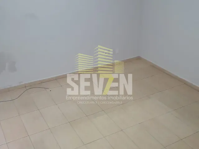 Prédio com 100m², para alugar, no bairro Centro em Bauru