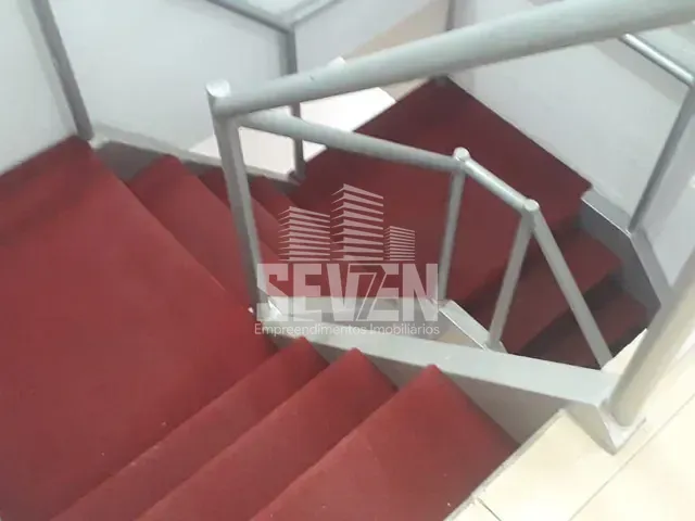 Prédio com 100m², para alugar, no bairro Centro em Bauru