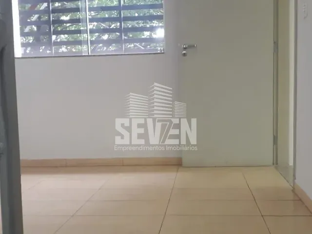 Prédio com 100m², para alugar, no bairro Centro em Bauru