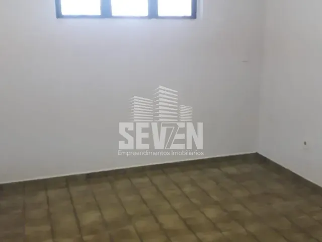 Prédio com 100m², para alugar, no bairro Centro em Bauru