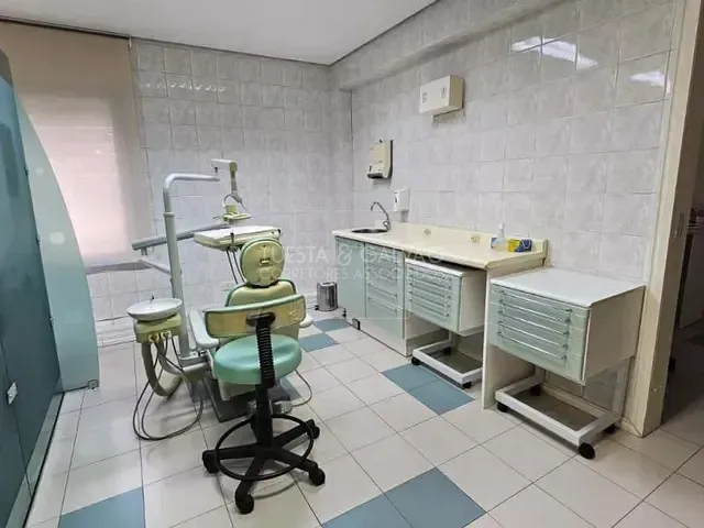 Prédio com 100m², à venda, no bairro Bigorrilho em Curitiba