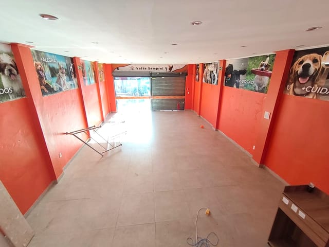 Prédio para alugar, no bairro Luzia em Aracaju