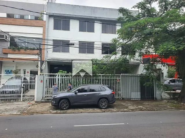 Prédio com 360m², à venda ou para alugar, no bairro São Francisco em Niterói