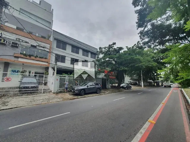 Prédio com 360m², à venda ou para alugar, no bairro São Francisco em Niterói