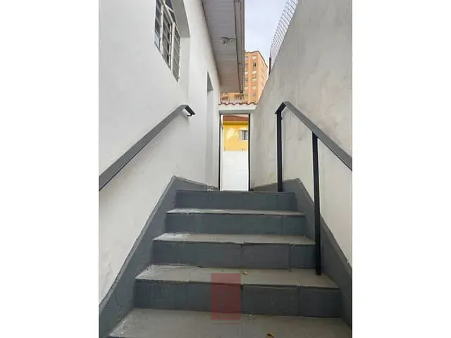 Prédio com 300m², para alugar, no bairro Santana em São Paulo