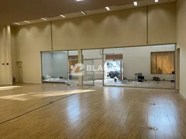 Prédio com 1200m², à venda ou para alugar, no bairro Wanel Ville em Sorocaba