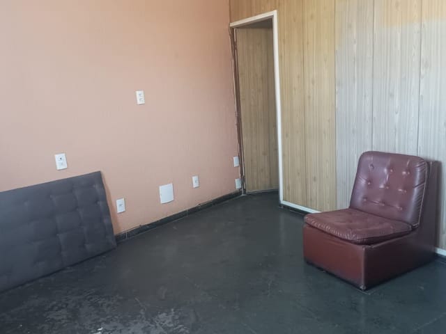 Prédio com 560m², para alugar, no bairro Parque Guarus em Campos dos Goytacazes