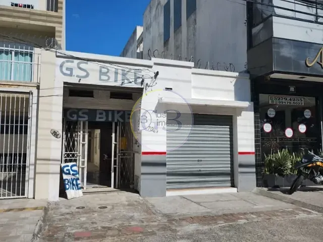 Prédio à venda, no bairro Areal em Pelotas