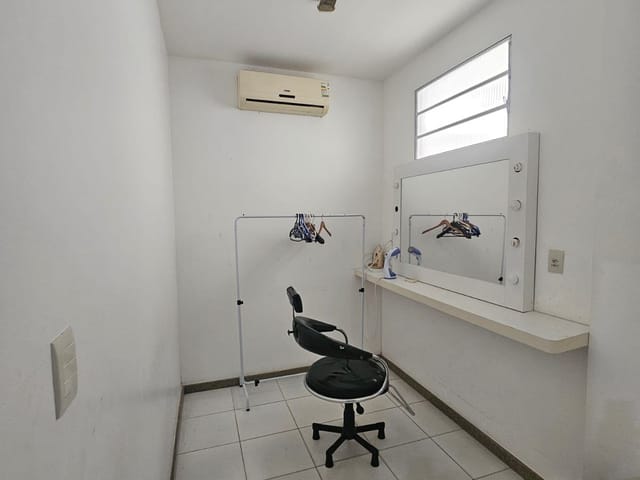 Prédio com 360m², à venda, no bairro Jardins em Aracaju
