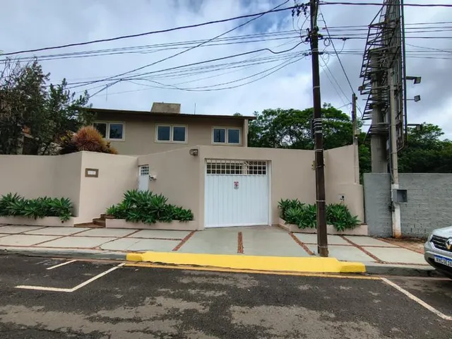 Prédio com 292m² 3 quartos e 4 banheiros, para alugar, no bairro Lago Igapó em Londrina