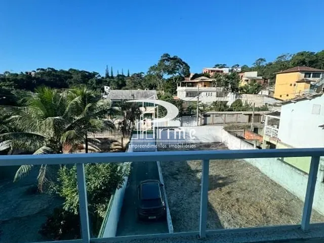 Prédio com 390m², à venda, no bairro Extensão Serramar em Rio das Ostras