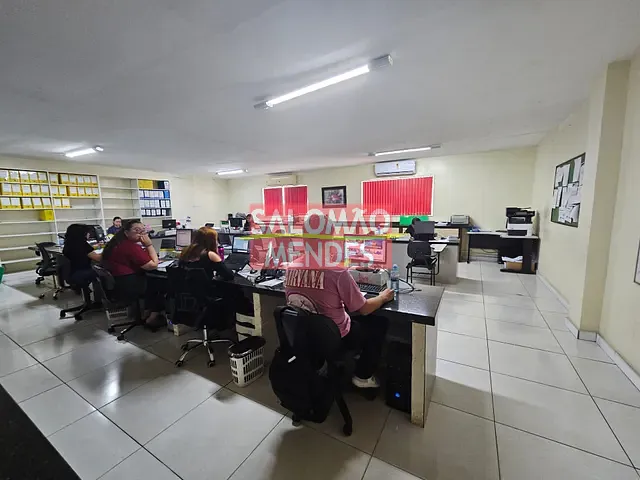 Prédio à venda, no bairro Marco em Belém