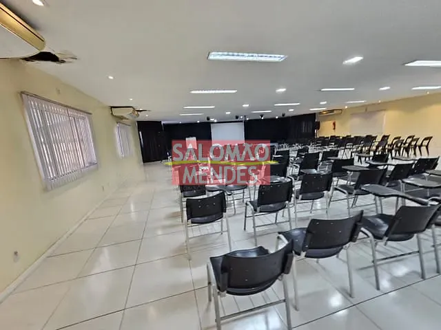 Prédio à venda, no bairro Marco em Belém