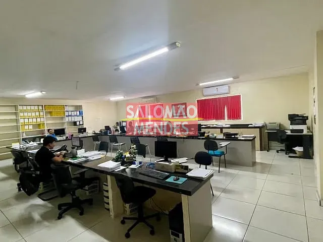 Prédio à venda, no bairro Marco em Belém