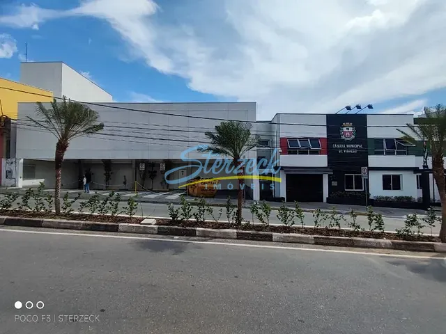 Prédio com 675m², à venda, no bairro Centro em Vinhedo