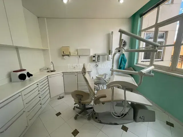 Prédio com 41m², à venda, no bairro Centro em Curitiba