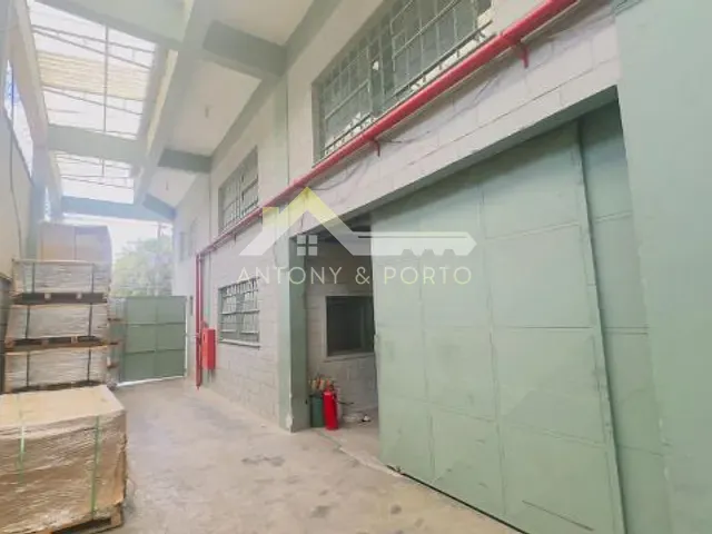 Prédio com 500m², à venda, no bairro Vila das Palmeiras em Guarulhos