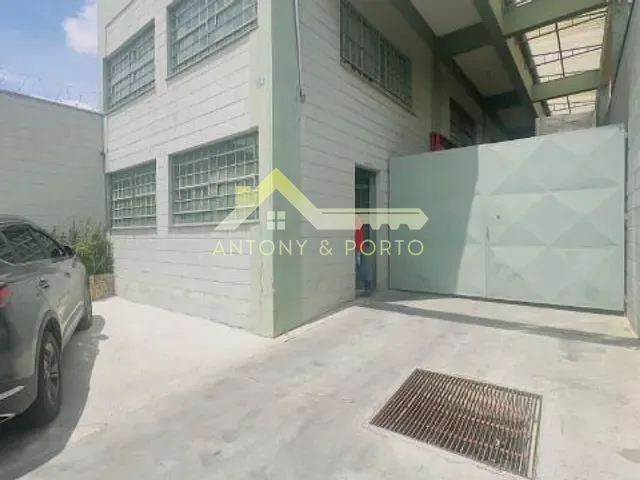 Prédio com 500m², à venda, no bairro Vila das Palmeiras em Guarulhos