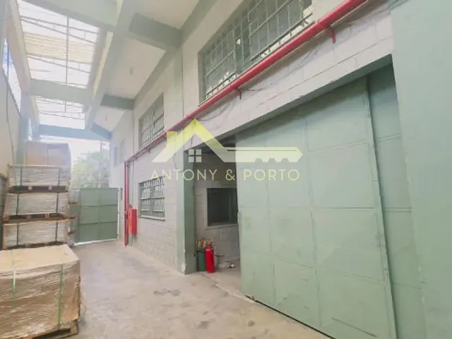 Prédio com 500m², à venda, no bairro Vila das Palmeiras em Guarulhos