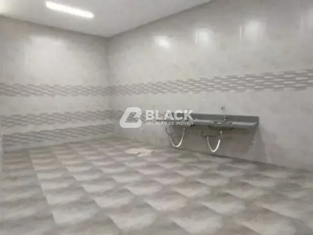 Prédio com 600m², para alugar, no bairro Jardim Emilia em Sorocaba