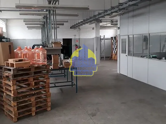 Prédio com 617m², à venda ou para alugar, no bairro Umuarama em Osasco
